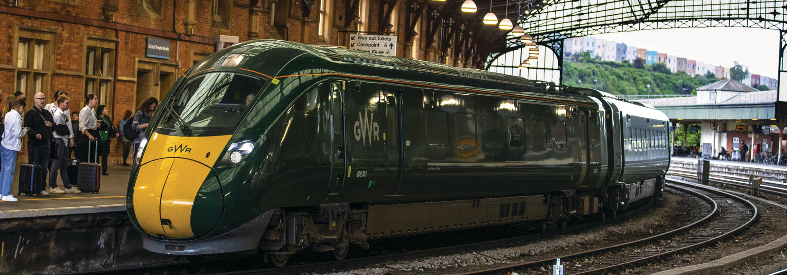 gwr train at station