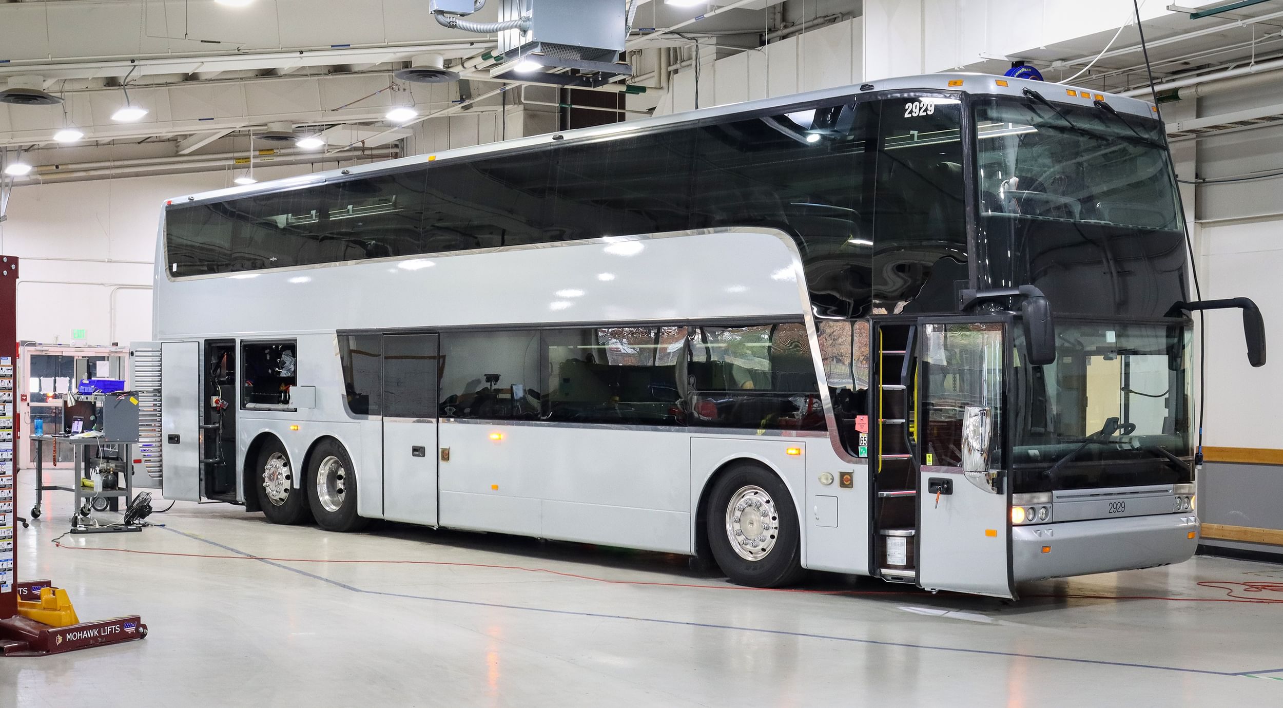 Lightning eMotors Develops Largest Battery All-Electric Double-Decker Motor Coach Available