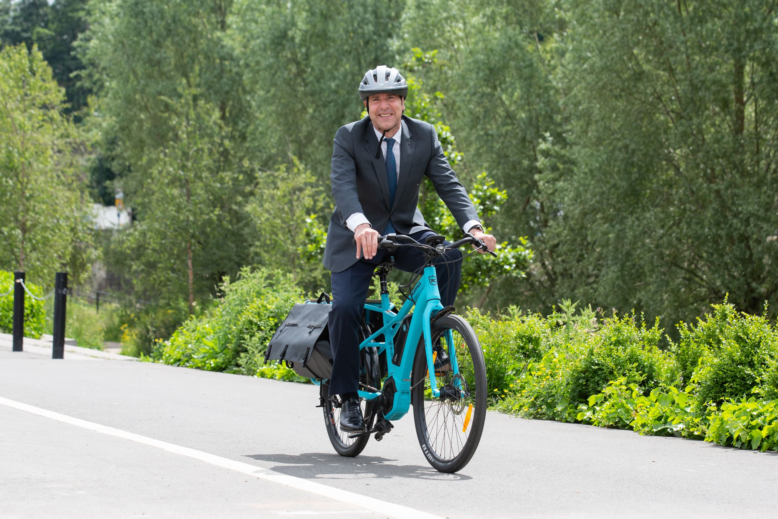 Mayor cycling