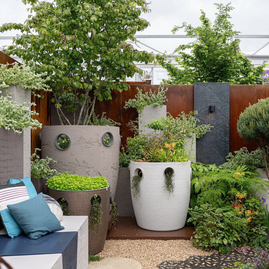 Torc Pots: Elegant Planters