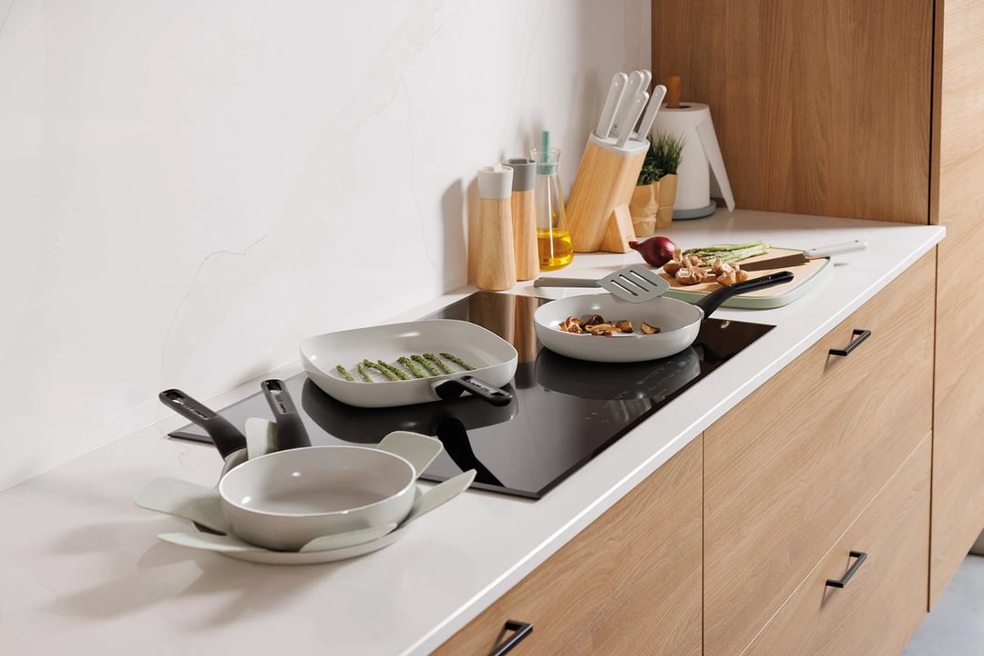 4-pc frying pan set non-stick Glints Spirit with turner Balance