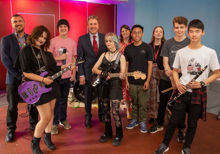 Mark Coates (CEO of Creative Youth Network), the students participating in a three-day music making course, Metro Mayor Dan Norris, Rosie Fenlon (Head of Fundraising and Communications) and Kathleen Fitzpatrick (course lead)