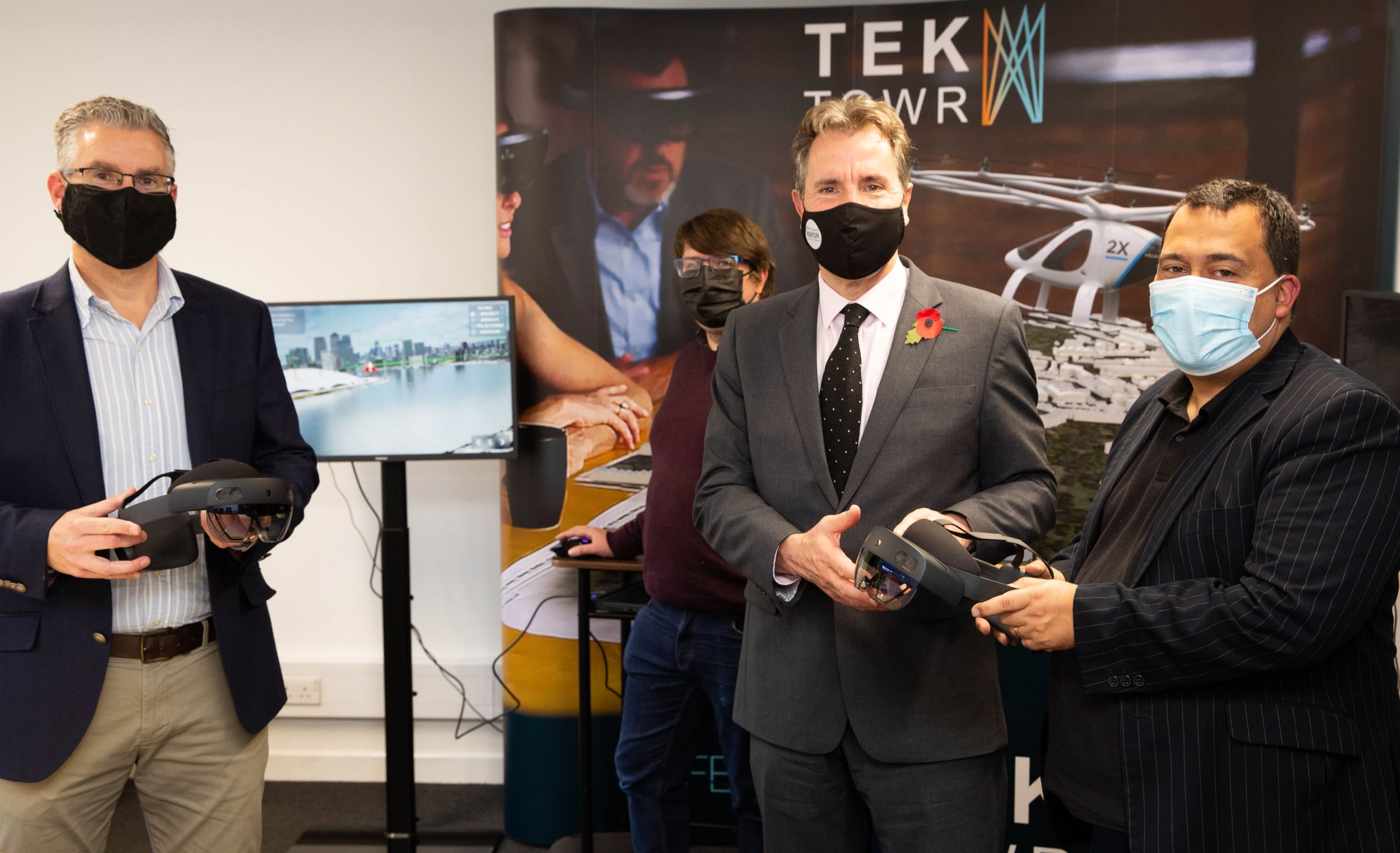 Metro Mayor Dan Norris with the TEKTowr team and their holographic-glasses 