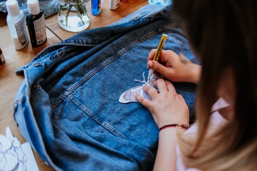 DIY denim  Jean jacket design, Diy denim jacket, Hand painted