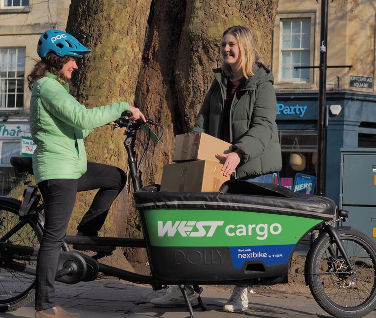 Unloading boxes from a cargo bike