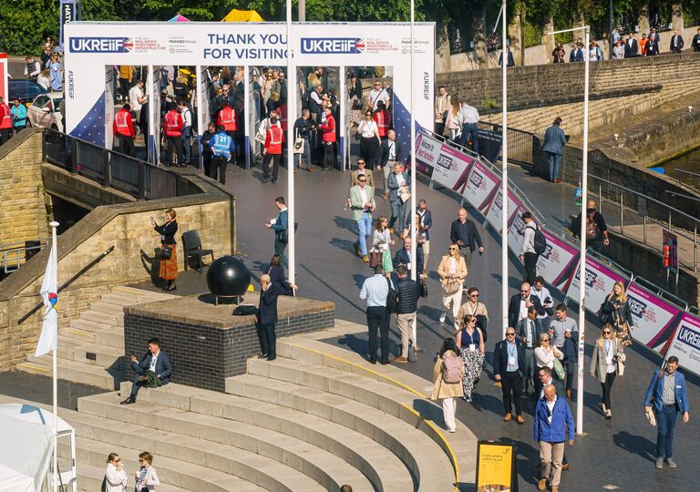 aerial view of people leaving ukreiif