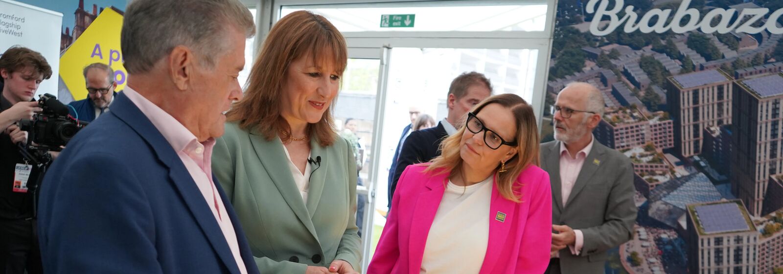 Mayor Helen Godwin and Chancellor Rachel Reeves discuss the Mayoral Development Zone