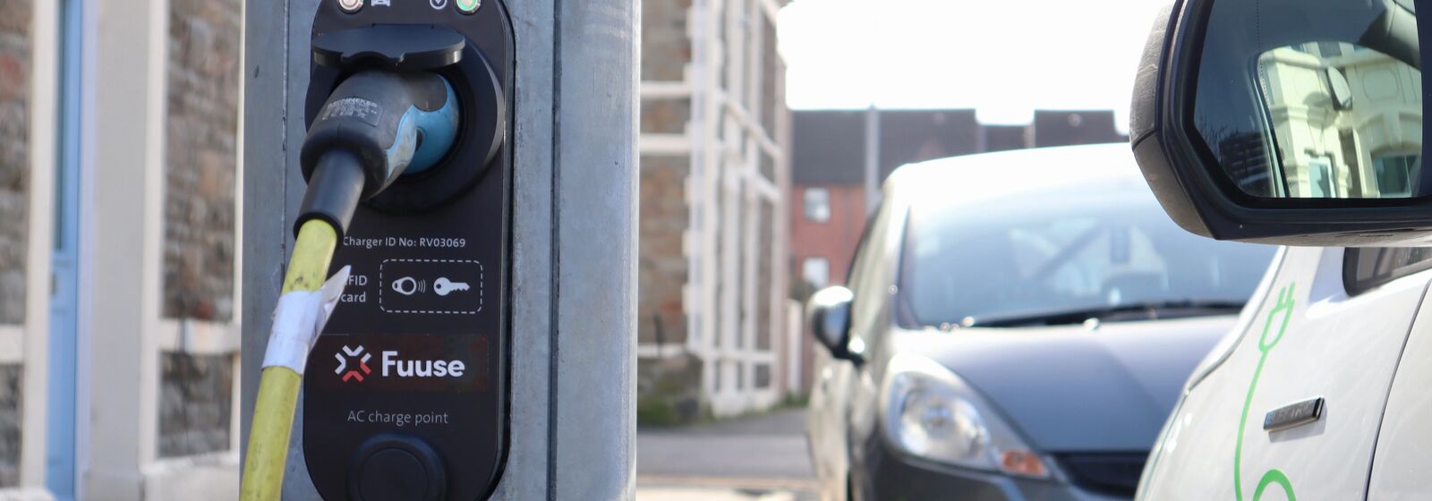 a lamp post electrical charging point