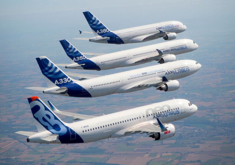 4 Airbus aeroplanes
