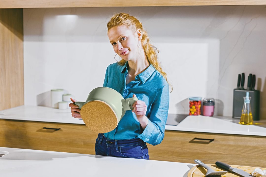 Magnetic trivet Balance