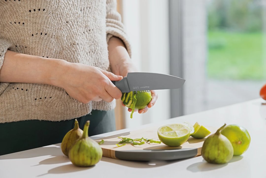 Vegetable knife with zester Balance 11cm