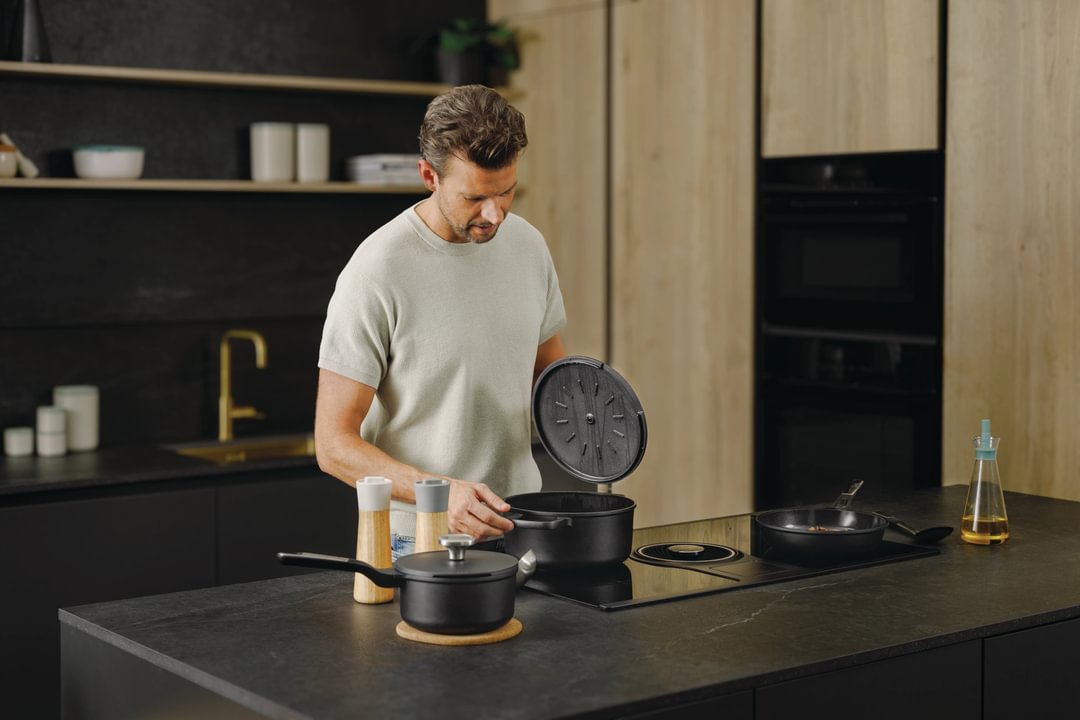 Covered saucepan non-stick  Phantom 18cm