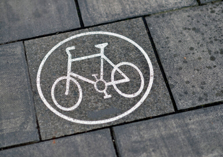 Cycle lane road marking