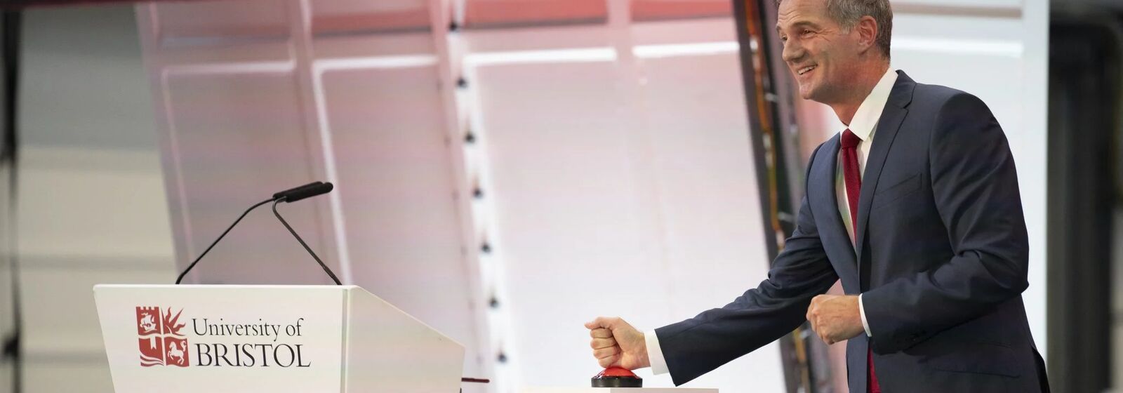 Peter Kyle, the Science and Technology Secretary, switches on the Isambard-AI supercomputer at NCC/University of Bristol.